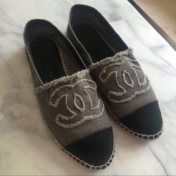 CHANEL Grey & Black Captoe Canvas Espadrilles - Picture 5 of 16